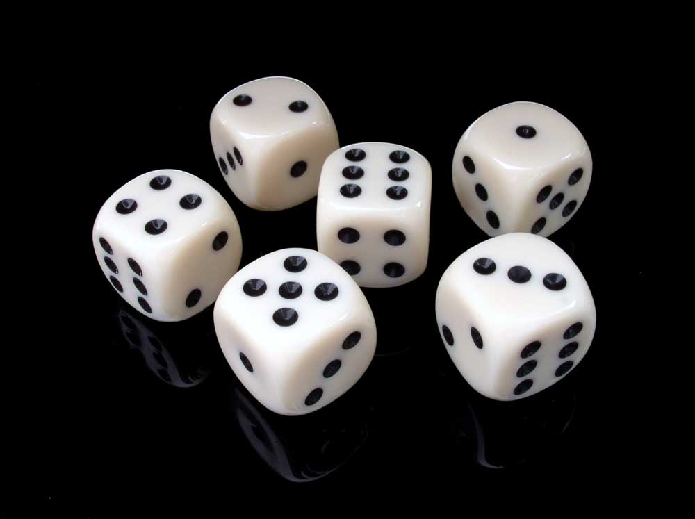  6 Pieces of Black and White Dice via Pixabay